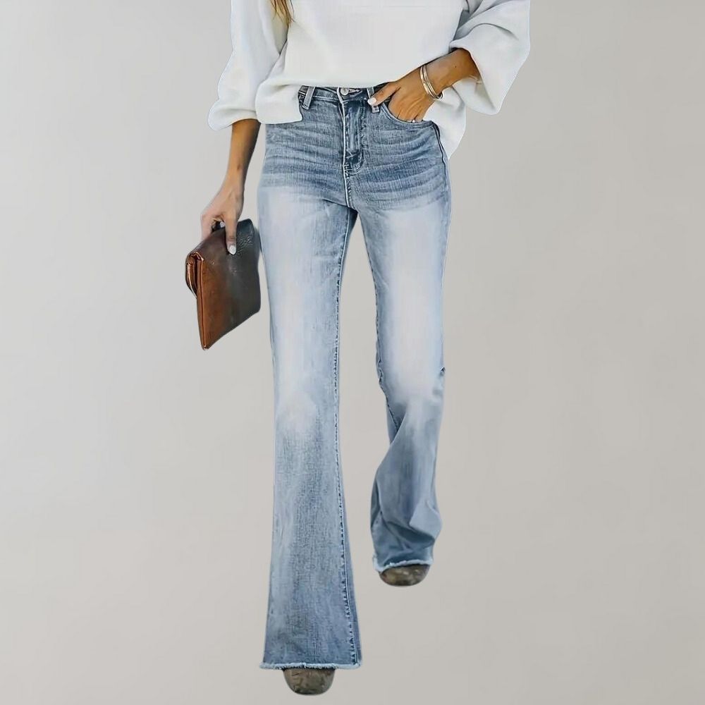 Comfortable &amp; Flattering women’s bootcut jeans – flared design, stretchy denim, for everyday wear