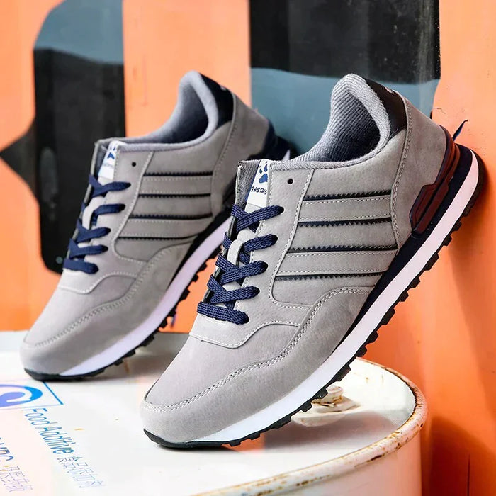 Classic Men's Trainers, Minimalist Design, Superior Comfort, Durable Construction, Versatile for Casual and Semi-Formal Wear