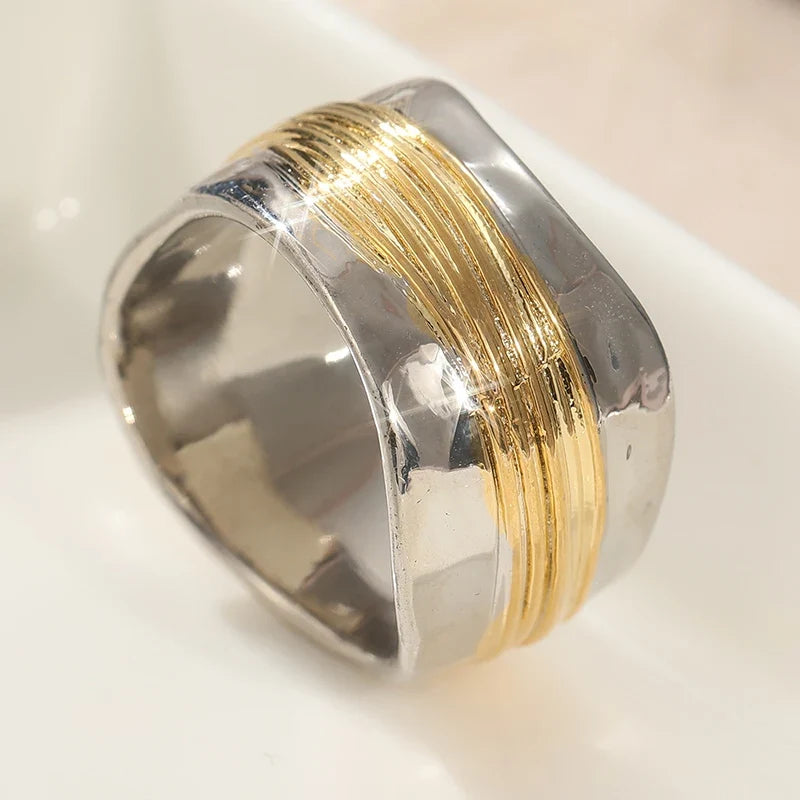 Two-Tone Ring With Hand Carved Geometry – Geometric Daily Wear jewellery, Fall 2026 Trend