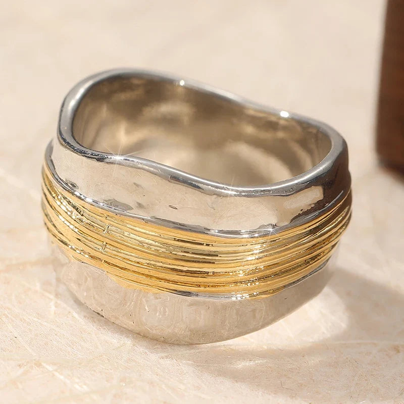 Two-Tone Ring With Hand Carved Geometry – Geometric Daily Wear jewellery, Fall 2026 Trend