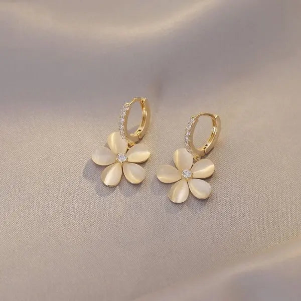Crystal Flower Earrings Pearl Drop Gold Tone – Korean Style Party jewellery, Fall 2026 Gift Idea