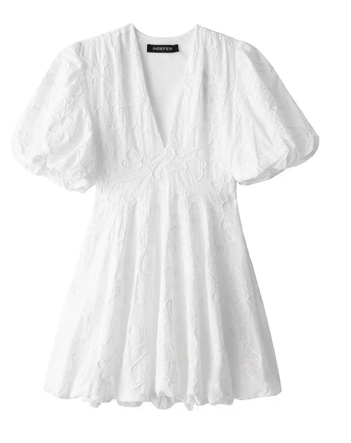 Elegant White Dress with Exquisite Detailing for Women&