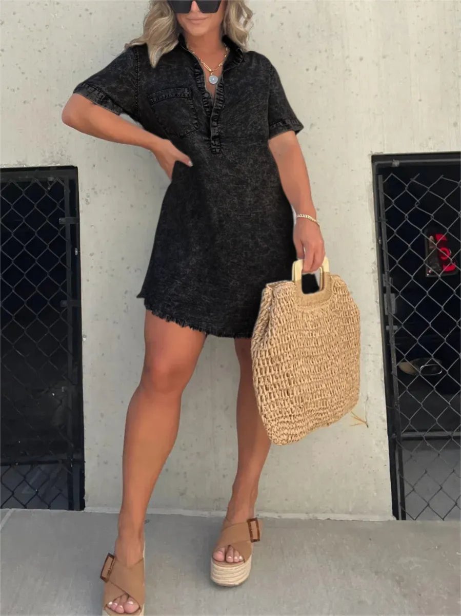 Relaxed Denim Dress for Women, Comfortable Fit, Versatile Knee-Length Style for Casual and Semi-Formal Occasions