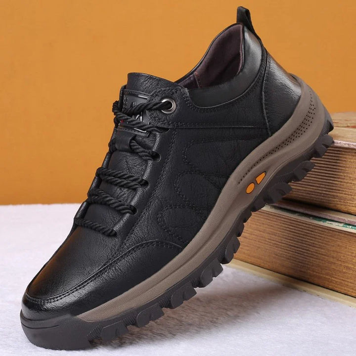 Hand-Sewn Leather Leisure Shoes for Men, Waterproof, Comfortable, Non-Slip Rubber Sole, Lightweight for Outdoor Activities