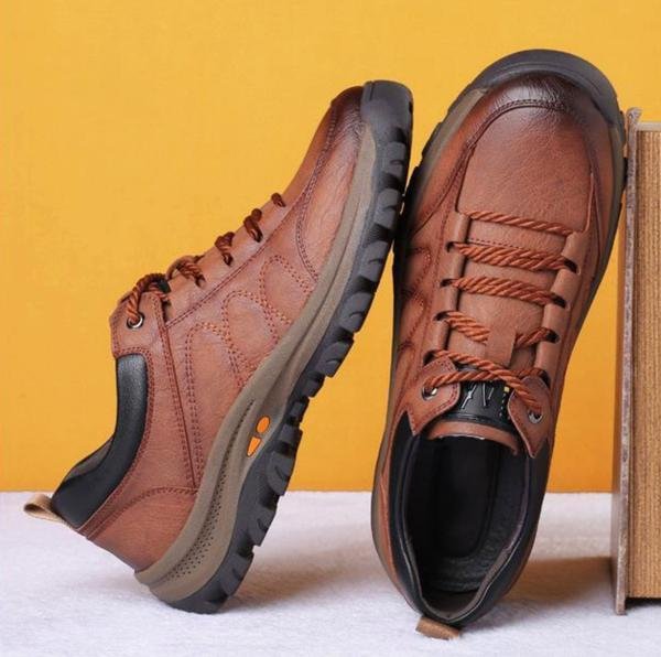 Hand-Sewn Leather Leisure Shoes for Men, Waterproof, Comfortable, Non-Slip Rubber Sole, Lightweight for Outdoor Activities