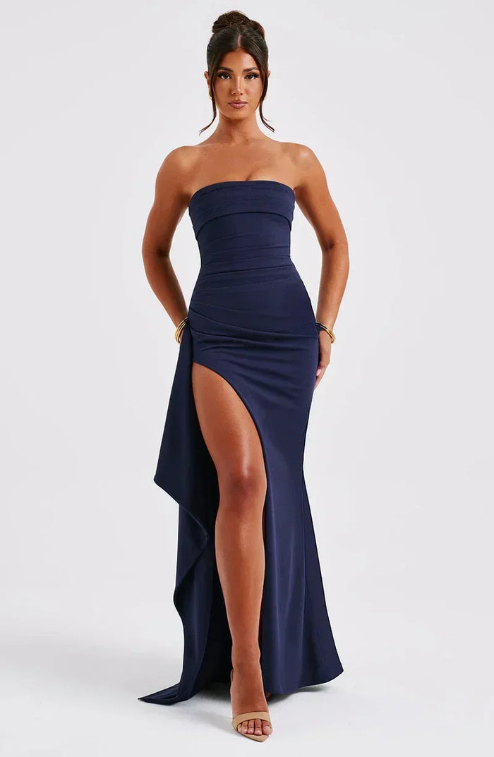 Off-Shoulder Twisted Maxi Dress for Women, Elegant Long Dress with Flattering Silhouette, Versatile Evening Wear